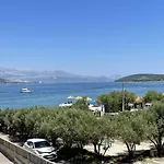 Sea Ii - Modern With Pool - 30 Meters From The * سلاتين