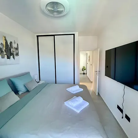 Sea Ii - Modern With Pool - 30 Meters From The شقة سلاتين